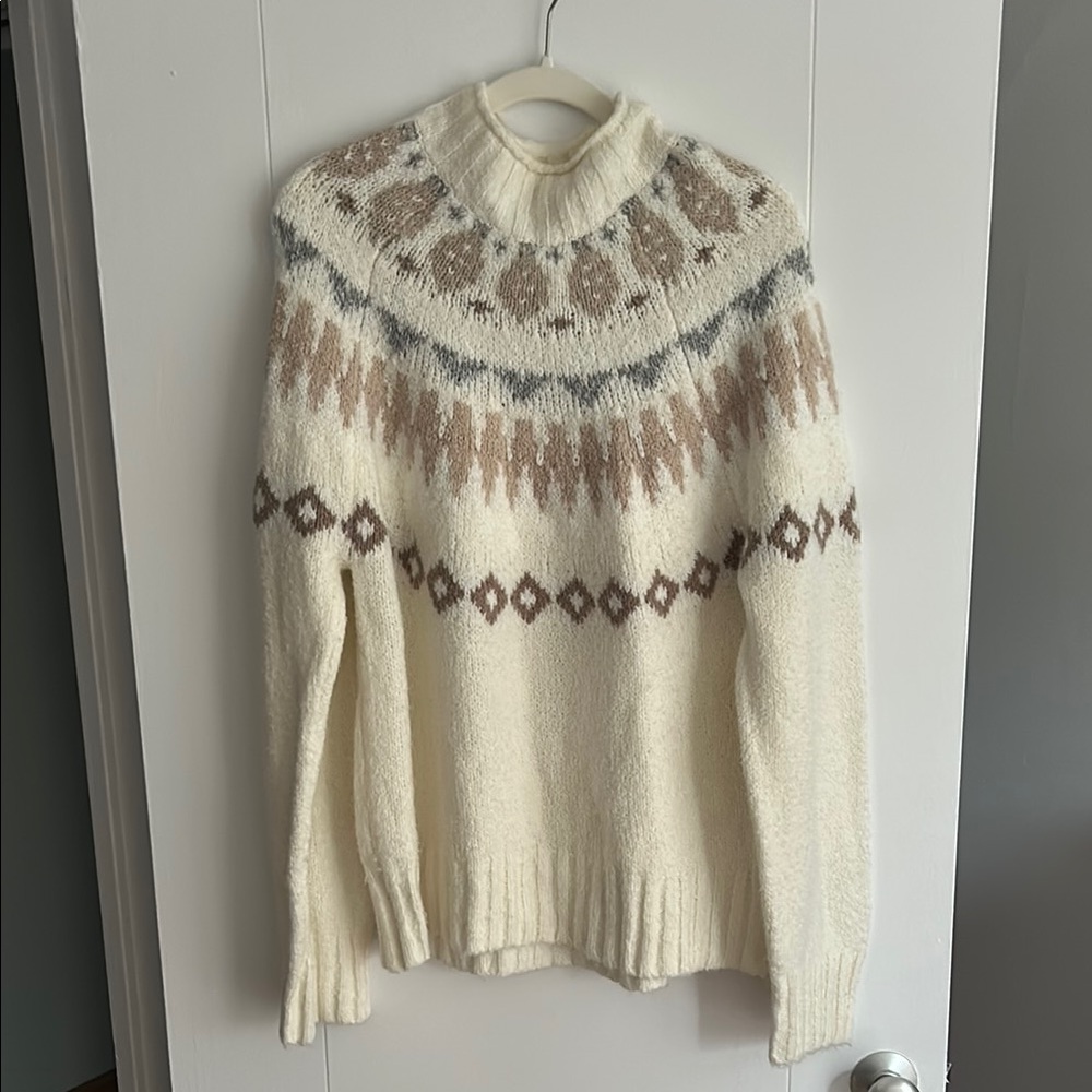 American Eagle Outfitters Ivory and Taupe Sweater